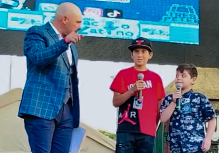 Radio Espacio Latino celebró segundo aniversario en plaza pública de Pudahuel con transmisión en vivo