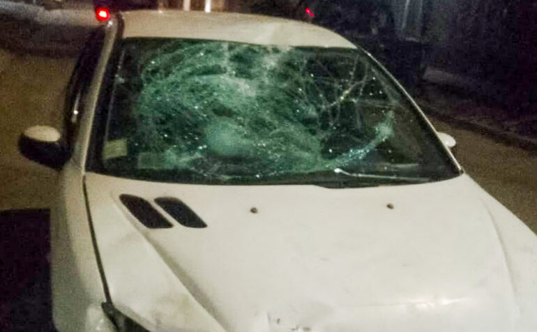 Choque de alta energía entre una moto y automóvil deja una persona muerta en Cerro Navia