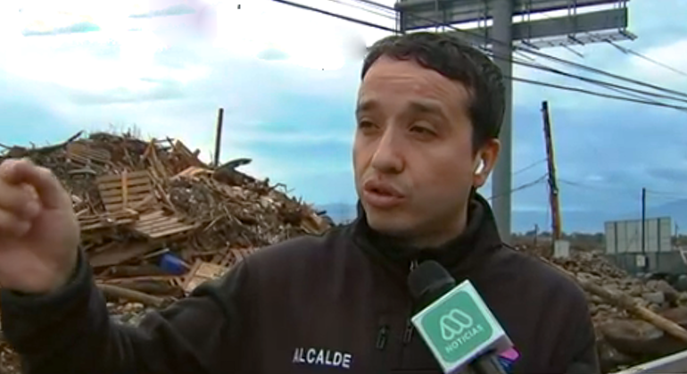 Alcalde de Pudahuel califica la acumulación de basura en el río Mapocho como un reflejo del neoliberalismo