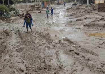 Vecinos de Pudahuel aseguran que advirtieron a autoridades sobre situación de río Mapocho