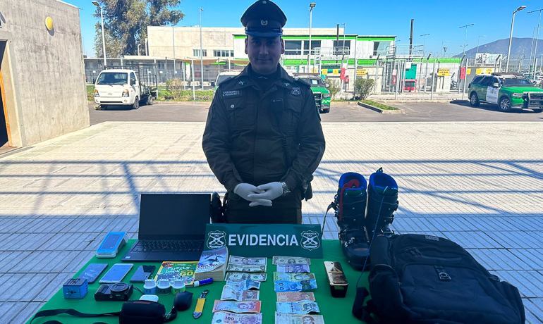 Desarticulan banda de delincuentes que robaba equipaje en el Aeropuerto de Pudahuel