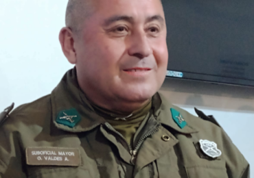 Dirigentas y vecinos homenajean a Suboficial Mayor de Carabineros que trabajó 23 años en Pudahuel