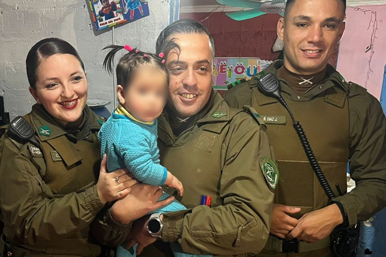 Carabineros de Pudahuel salvan la vida de una niña de 10 meses que se asfixiaba en un acto de extrema urgencia  