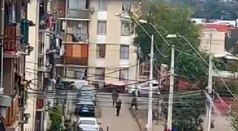 Conmoción por disparos de armas de fuego en un Condominio Social de Cerro Navia