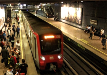 Gobierno de Santiago y Metro se unen para difundir campaña de prevención del suicidio