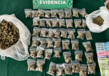 Carabineros de Pudahuel detiene a dos mujeres y un hombre por porte y venta ilegal de marihuana