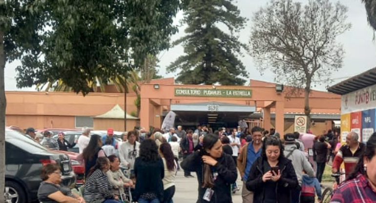 Activación de emergencia en consultorio La Estrella de Pudahuel se ve afectada por puestos del Persa San Francisco