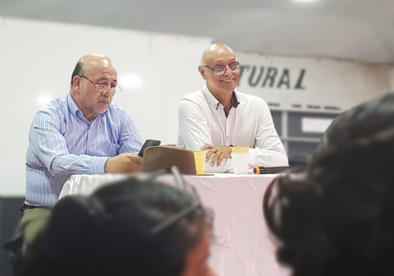 Ex Alcalde Johnny Carrasco visita sede social en Pudahuel y se levantan las alarmas de una campaña sin cuartel