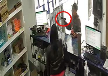 Insólita situación: Delincuente en solitario realiza asaltos con intimidación de manera amable en Cerro Navia