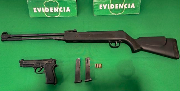 Detienen a sujeto por porte ilegal de armas de fuego y amenaza en Pudahuel Sur