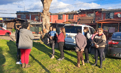 Vecinos de Villa Los Pinos en Pudahuel piden compensación y bono de mercadería