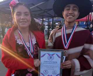 Jóvenes de Pudahuel destacan en campeonato de cueca interregional en Curacaví