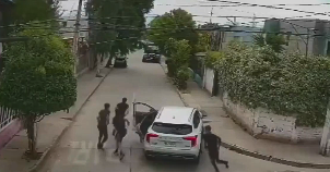 Persecución policial termina en Cerro Navia con dos delincuentes juveniles detenidos robo de auto