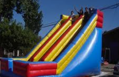 Fiestas con Juegos Inflables en Calles de Cerro Navia y Pudahuel: ¿Diversión o Problema para Vecinos?