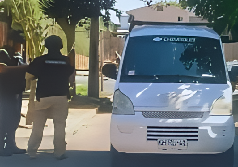 Conductor de furgón herido a bala durante violento asalto en Cerro Navia