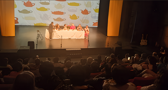 Teatro del adulto mayor: una noche de risas y sueños en Cerro Navia