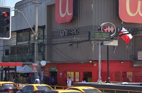 Clientes viven momentos de terror durante violento asalto a supermercado en Pudahuel