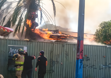 Incendio en Pudahuel deja un muerto y un herido grave