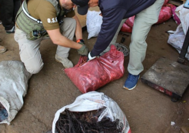 Allanan bodega clandestina en Pudahuel dedicada al acopio de cobre robado