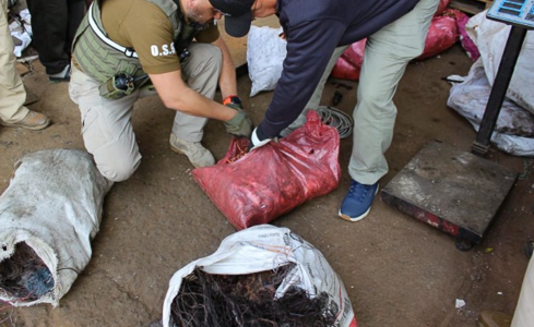 Allanan bodega clandestina en Pudahuel dedicada al acopio de cobre robado