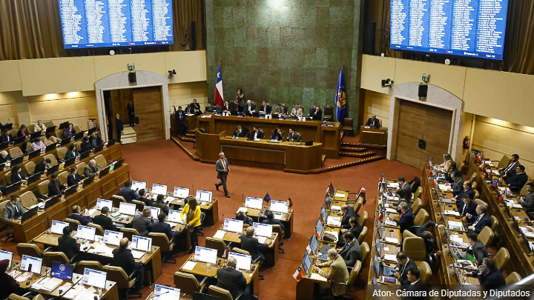 ¡Parlamentarios de vacaciones con licencia médica! El nuevo escándalo que indigna a Chile