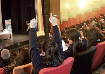 Debate Territorial en Cerro Navia: estudiantes y diputados discuten sobre la instalación de pórticos detector de metales en las escuelas