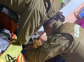 Madre da a luz en plena vía pública en Pudahuel Sur y es asistida por vecinos y Carabineros