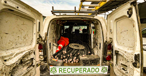 Cuatro detenidos por robo de fibra óptica en Pudahuel