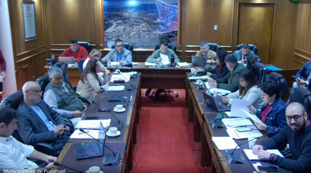 Concejales exigen claridad y sumarios por agresión en municipio de Pudahuel: cuestionan falta de transparencia del alcalde Ítalo Bravo