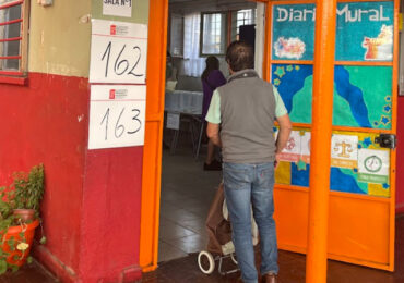 Elecciones Presidenciales y Parlamentarias en el Colegio Estado de Florida muestran alta participación de adultos mayores en Pudahuel
